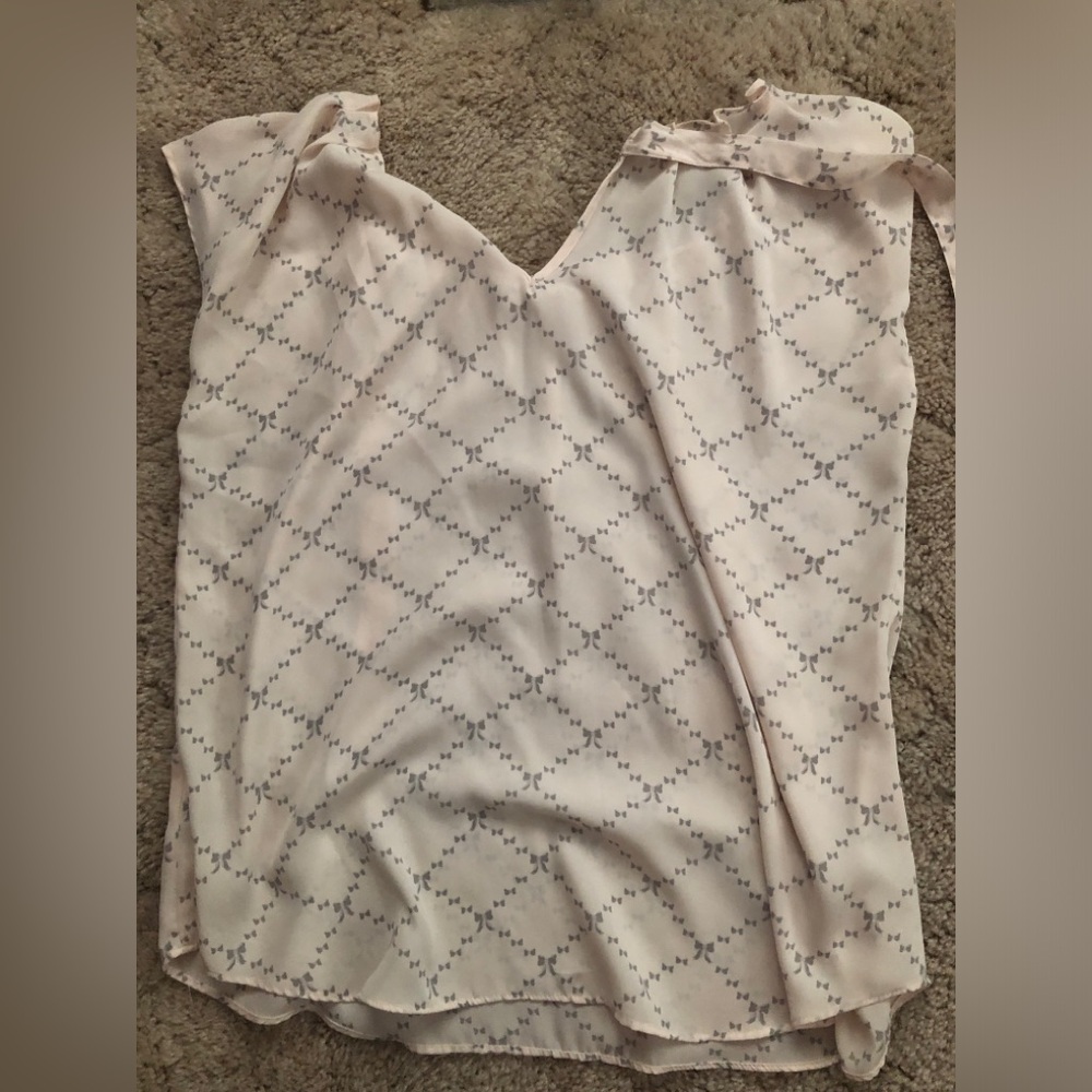 Women’s white with grey bows blouse